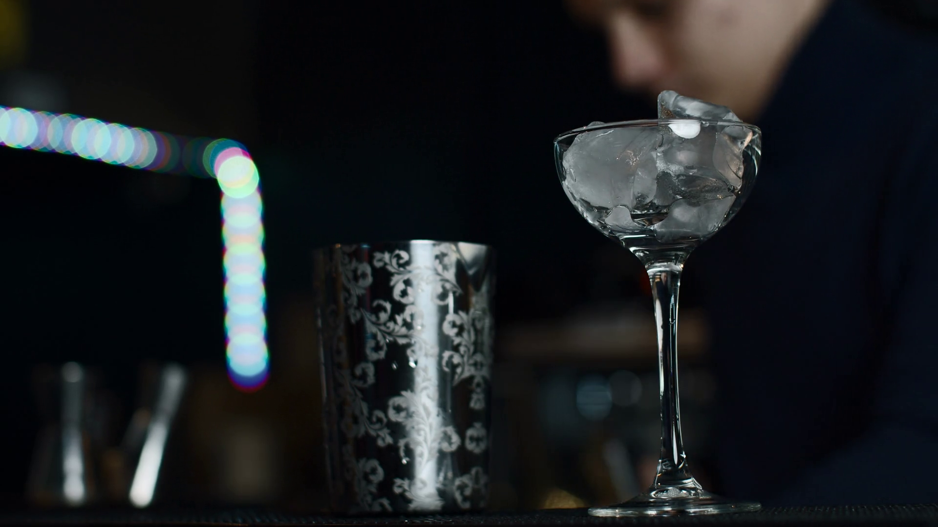 Sovuqqina to‘lqin muz elementlari bilan